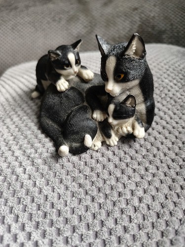 Leonardo cat ornament - cat,