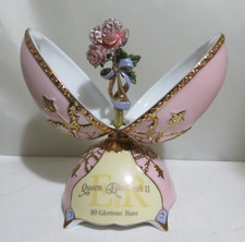 Bradex Porcelain '80 Glorious Years' Musical Egg - Queen Elizabeth II - 1 of 999