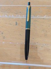 D2 Vtg Black Green Stripe