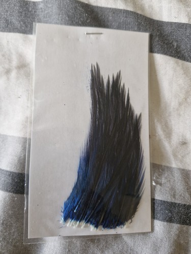 Cock feathers select fly - select, tying