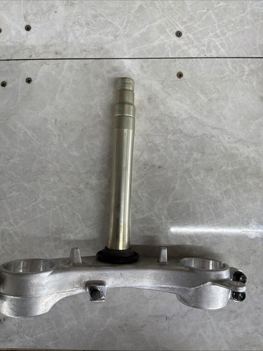 Suzuki gsxr lower yoke - lower,