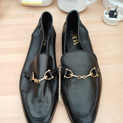 New zara black flats - 💐,