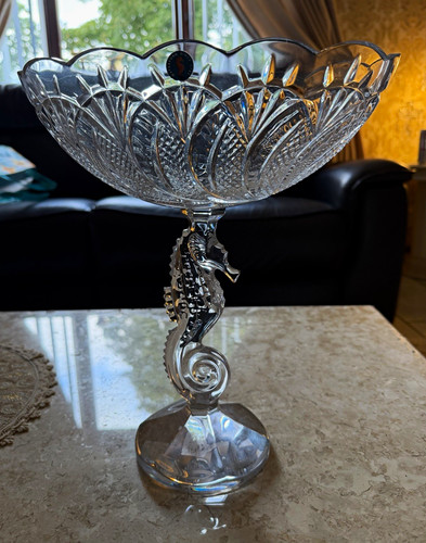 Unmarked clear cut - cut, glass