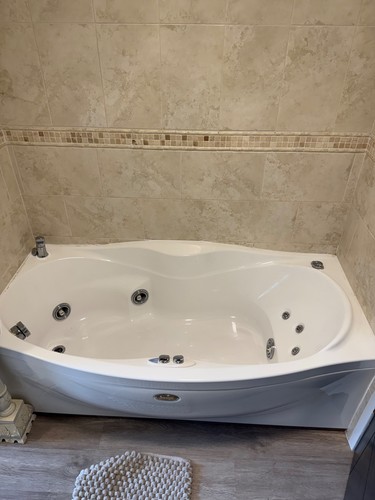 Genuine jaczzi suite - , (used)