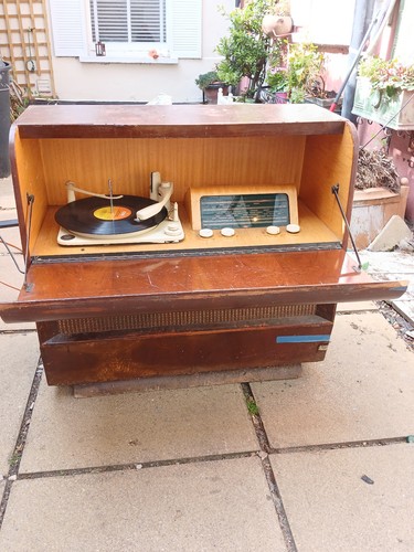 Vintage 1950s radiogram - vintage,