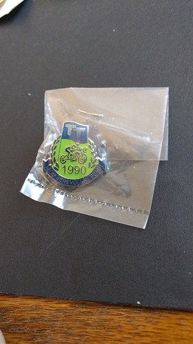 Isle man badge 1990 - 1990, new