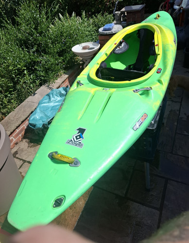 Pyranha one medium kayak - z.one,