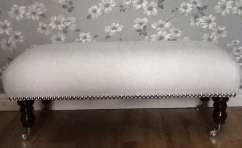 New footstool laura - new,