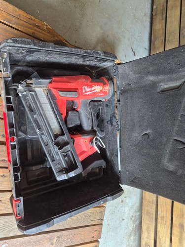 Milwaukee m18 fn16ga 18v - m18, fn16ga-0x