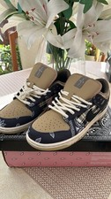 Nike - SB Dunk Low Travis