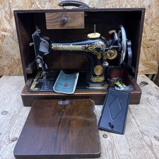 Vintage 1933 Singer 28K Hand Crank Sewing Machine, Shuttle Bobbin & Case