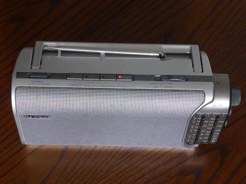 Sony icf904l battery mains - sony,