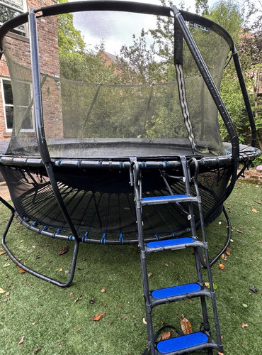 Plum curved bowl trampoline - plum,