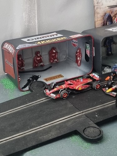 Scalextric props buildings - scalextric,