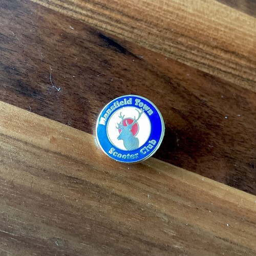 Rare scooter pin badge - scooter, vespa