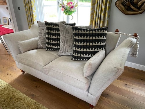 Pair beautiful seater - of, 3