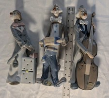 Casades Set Of Three Porcelain