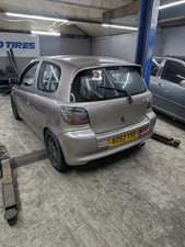 TOYOTA YARIS 1.5 T SPORT -