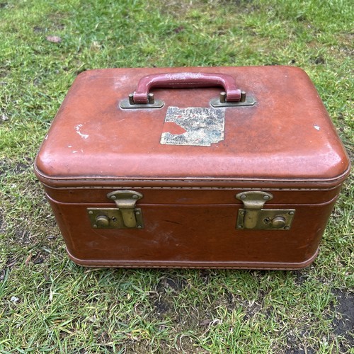 Vintage cheney train case - train,