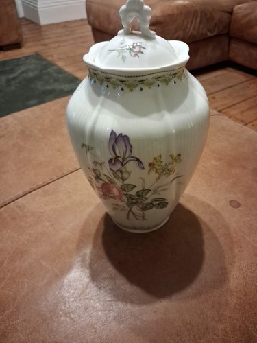 Royal doulton camilla vase - royal,