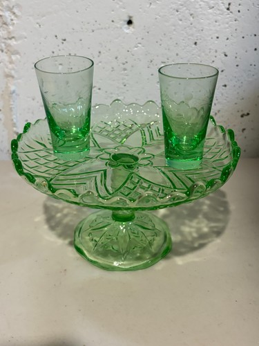 Vintage green depression glass - green,