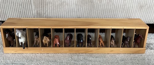 Wooden horse stable - stable, lot