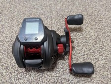 (DM1R) Bait Reel right-handed double handle with digital counter (new)