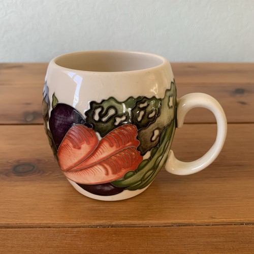 Moorcroft barrel mug featuring - barrel,