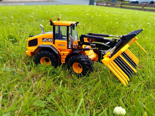12ft folding buckrake 32 - 12ft,
