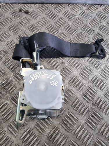Toyota yaris seat belt - seat,