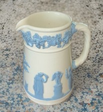 Vtg Wedgwood Etruria Barlaston Embossed 4” Pitcher Queen’s Ware Blue / Cream