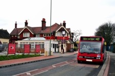 PHOTO  PUB 2010 BEDDINGTON BUS