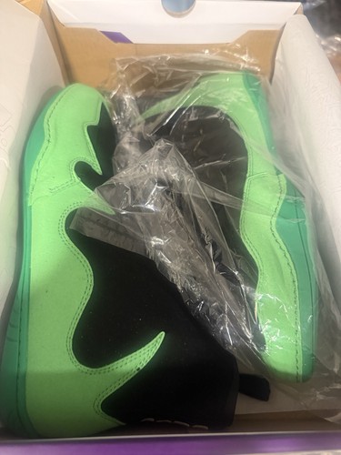 Green and black - green,