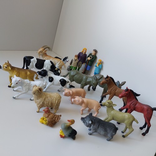 Elc toy farm family - farm, figures