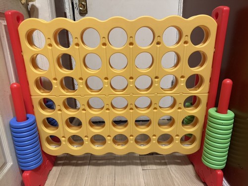 Giant row connect game - giant,