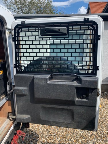 Rear middle window mesh guard - window,