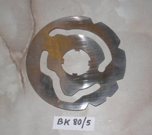 Velocette axle plate - axle,