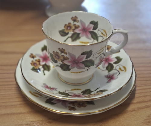 Beautiful vintage crown - beautiful,