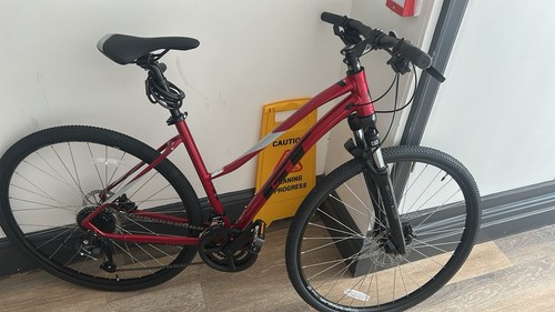 Hybrid ladies bike - gt,