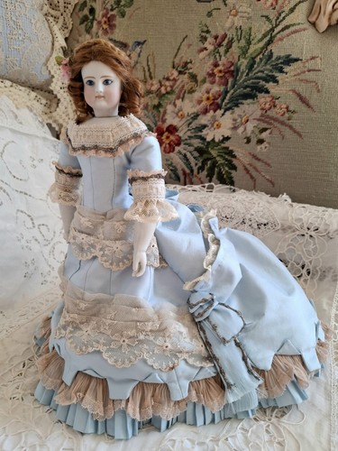 Blue silk and lace bustle - blue,
