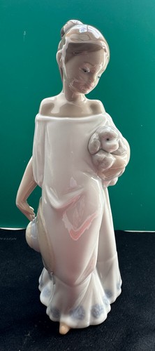 Nao lladro spanish girl lady - lladro,