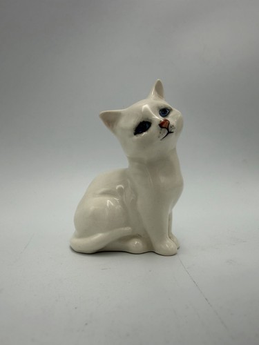 Vintage beswick white seated - beswick,