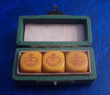 VINTAGE SET OF THREE BUTTERSCOTCH BAKELITE CROWN & ANCHOR GAMBLING GAME DICE VGC