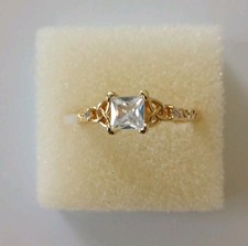 Ladies Gold Coloured Celtic