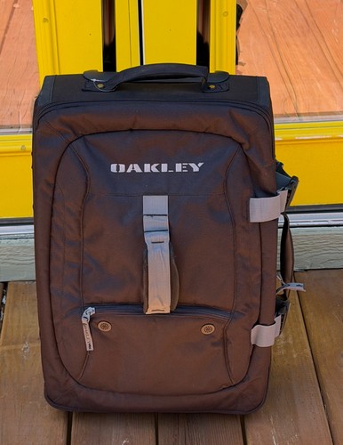 Oakley black rolling wheeled - rolling,