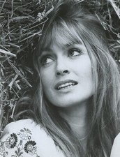 Suzy Kendall 11" x 8.5" inch