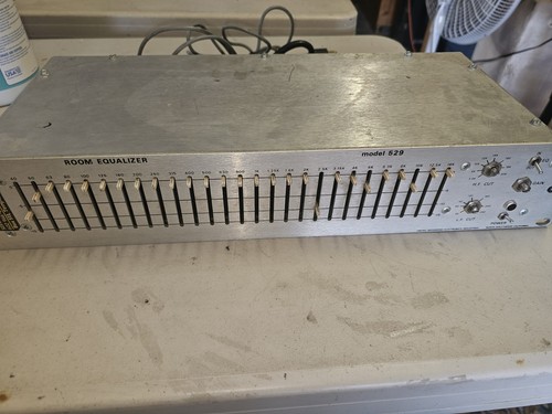 Urei model 529 - 529, equalizer