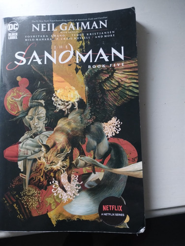 Sandman book neil - by,