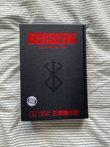 Berserk deluxe hardcover - deluxe,