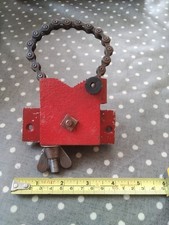 MECCO Bench Mounted Chain Pipe